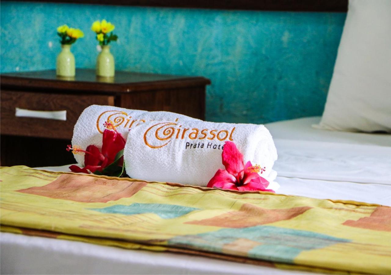 Girassol Praia Hotel グアイビム エクステリア 写真