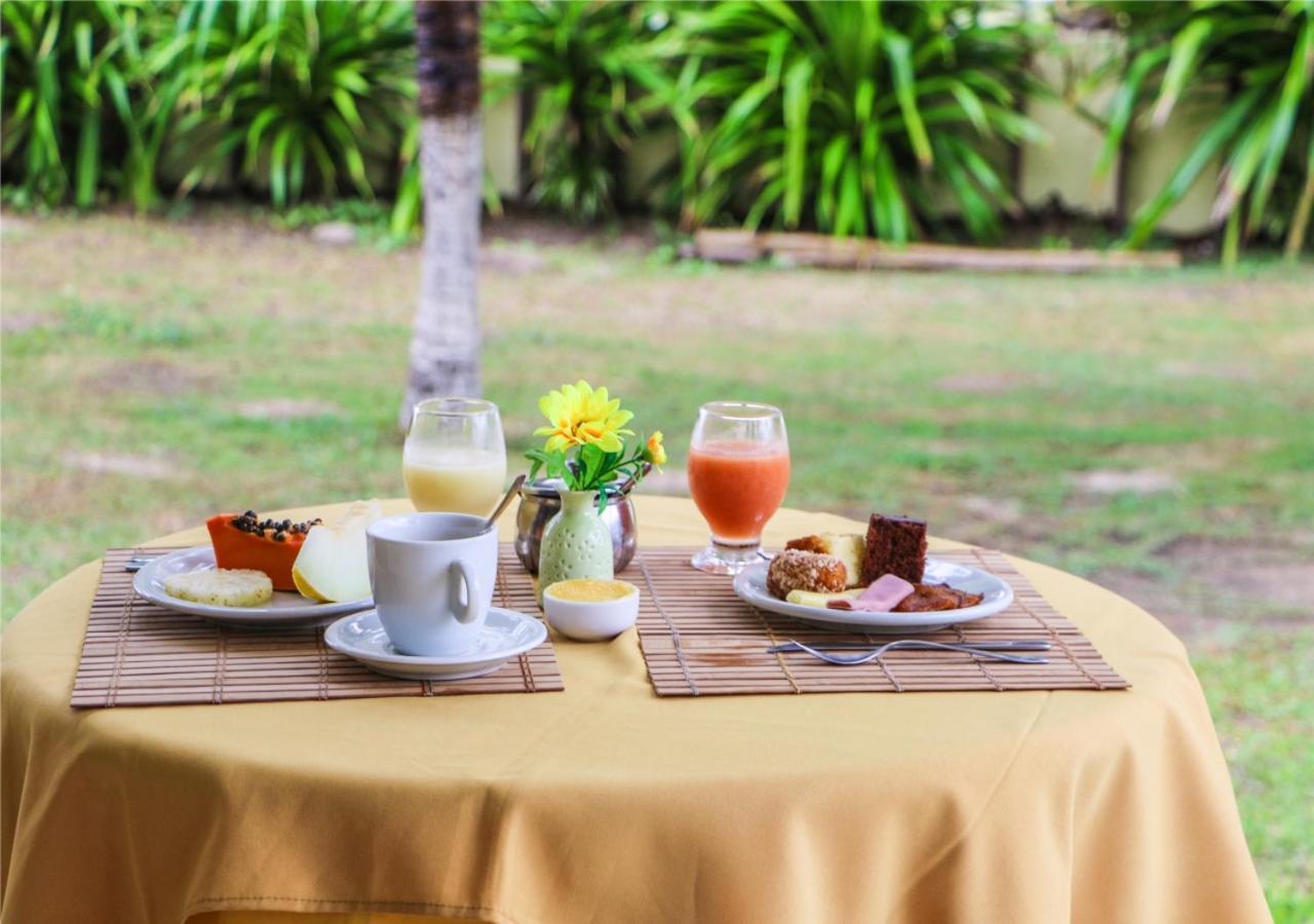Girassol Praia Hotel グアイビム エクステリア 写真